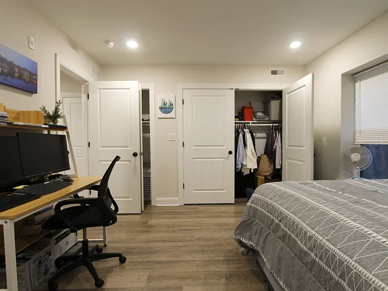 492 Roxborough Ave — Photo 35