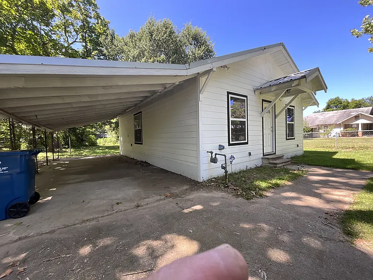 517 W Front St — Photo 3
