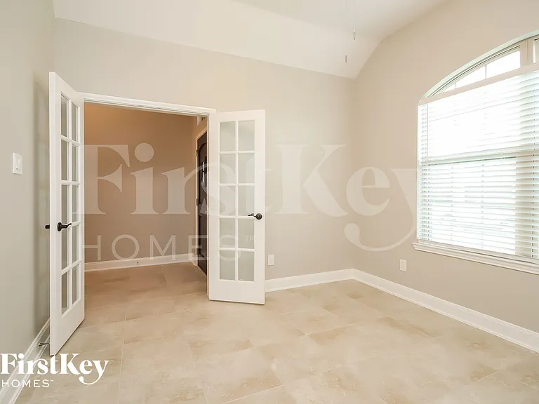 8723 Jonquil Dr — Photo 10