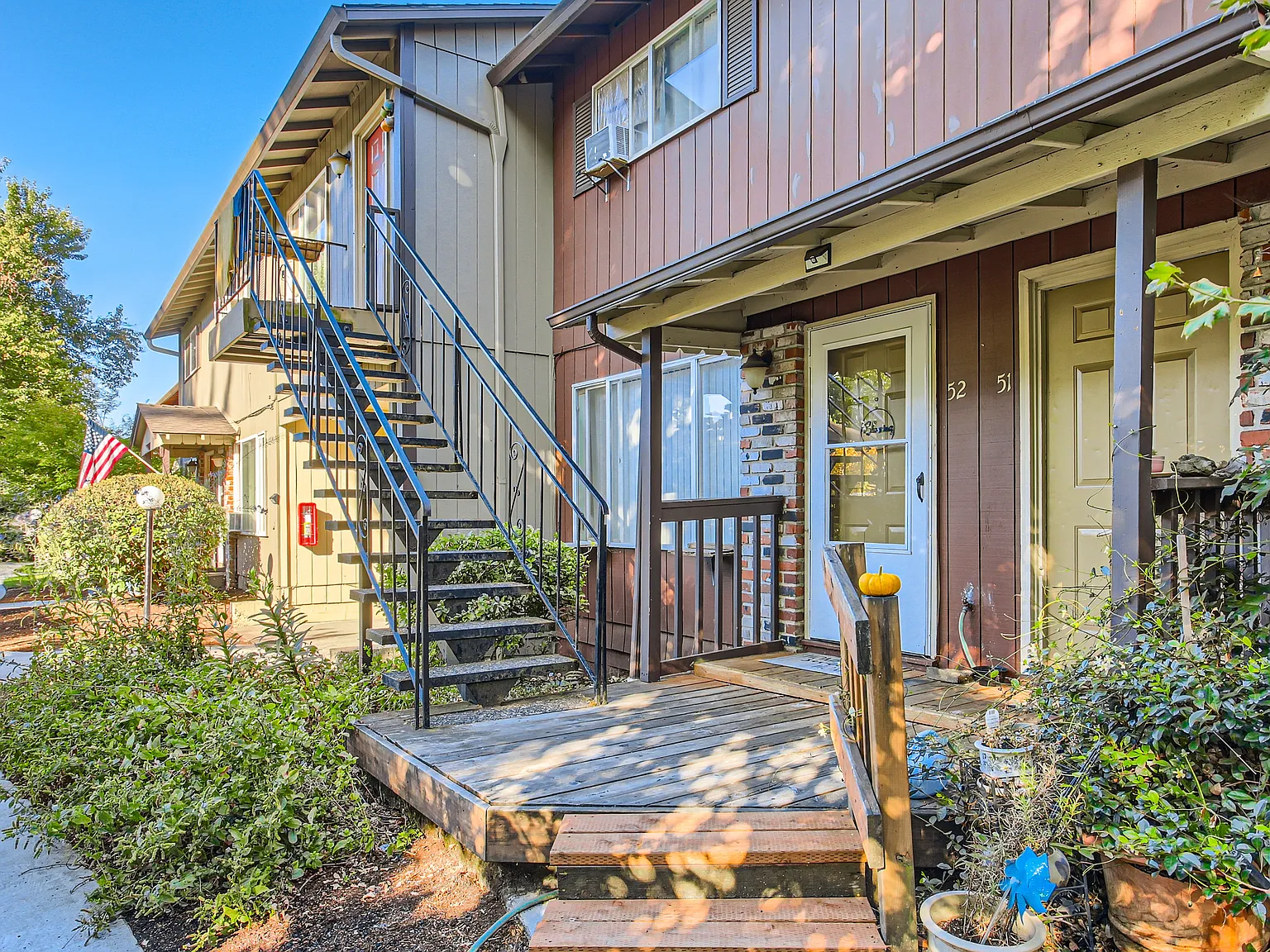 Oak Grove Village — Photo 1