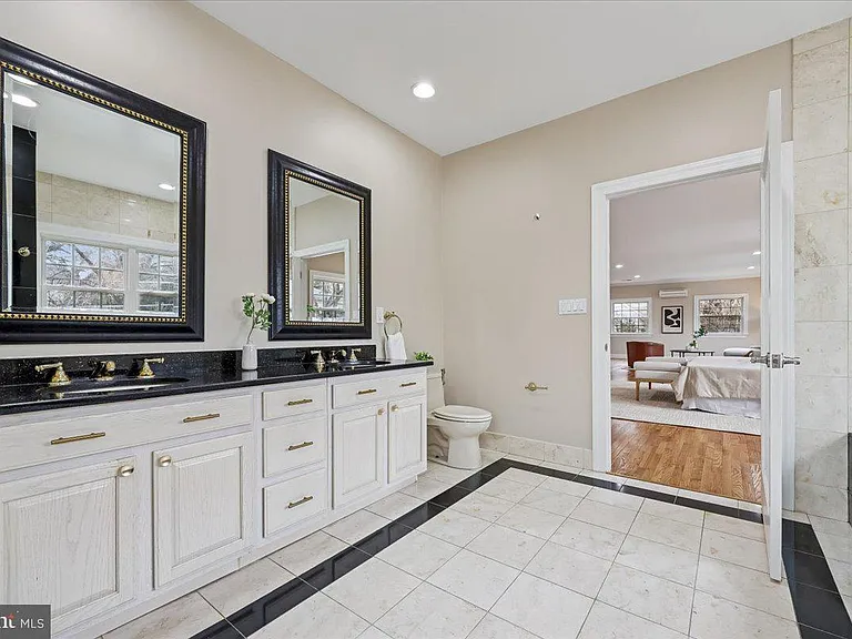 4902 Derussey Pkwy — Photo 62