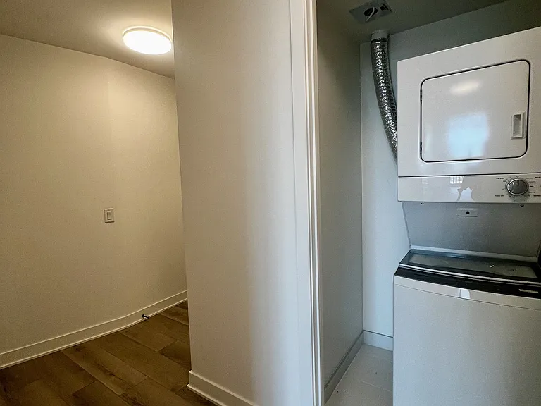 1185 Dupont St #2102 — Photo 18