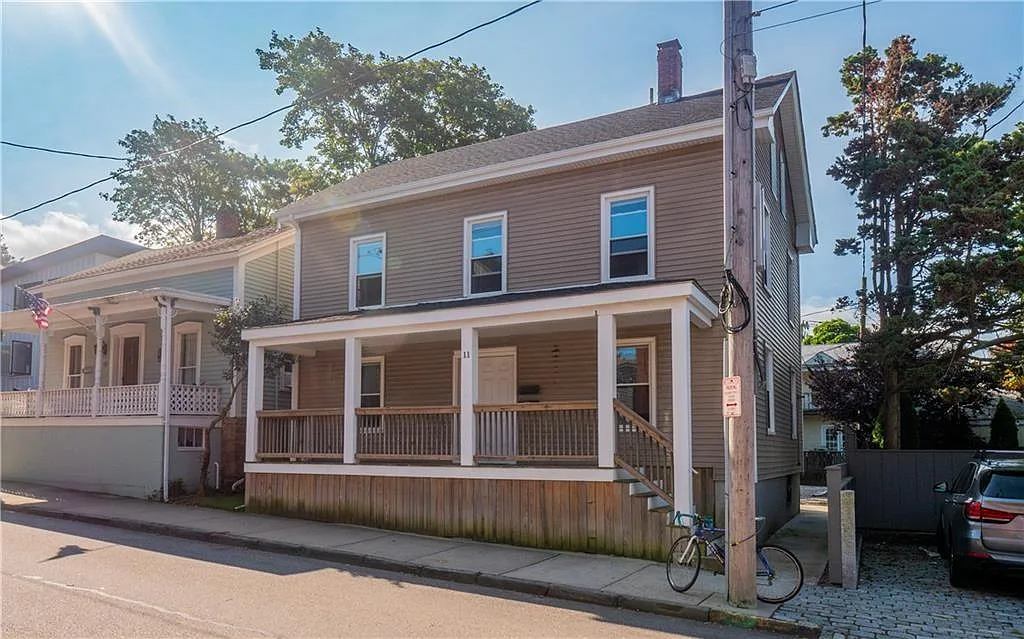 2 bed, 1.0 bath, 936 sqft, $2,100 — Photo 1
