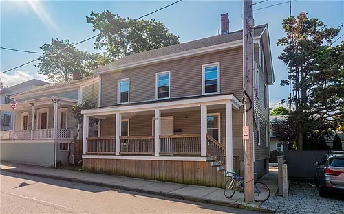 11 Young St #1 Photo 1
