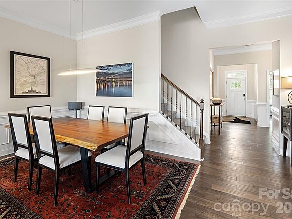 4th image of 5031 Star Hill Ln