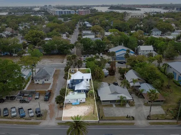 324 N Orange St, New Smyrna Beach, FL 32168