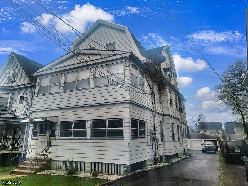 1st image of 96 Swaine Pl #3