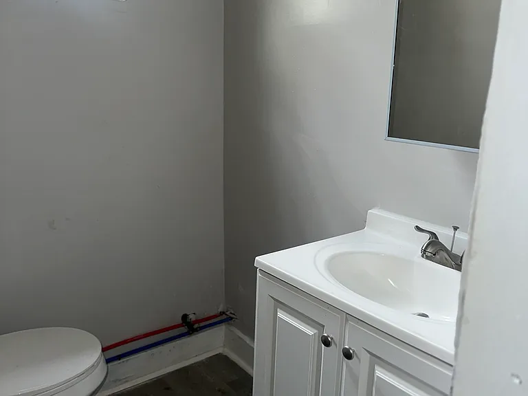 1904 Lamar Ave — Photo 6