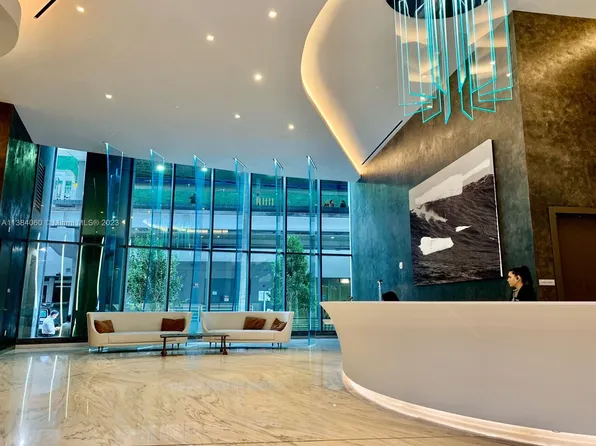 1000 Brickell Plz #2003, Miami, FL 33131