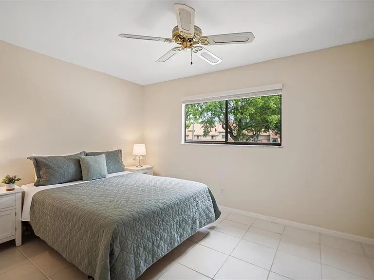 5750 Coach House Cir #G — Photo 15