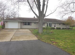 341 Hilltop Dr, North Aurora, IL 60542
