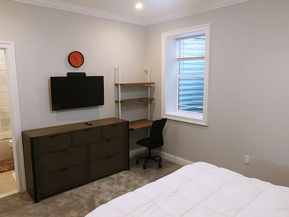 3rd image of 2116 N Culpeper St #B