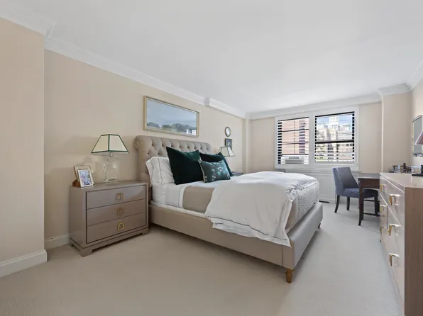 196 East 75th Street image 7 of 9