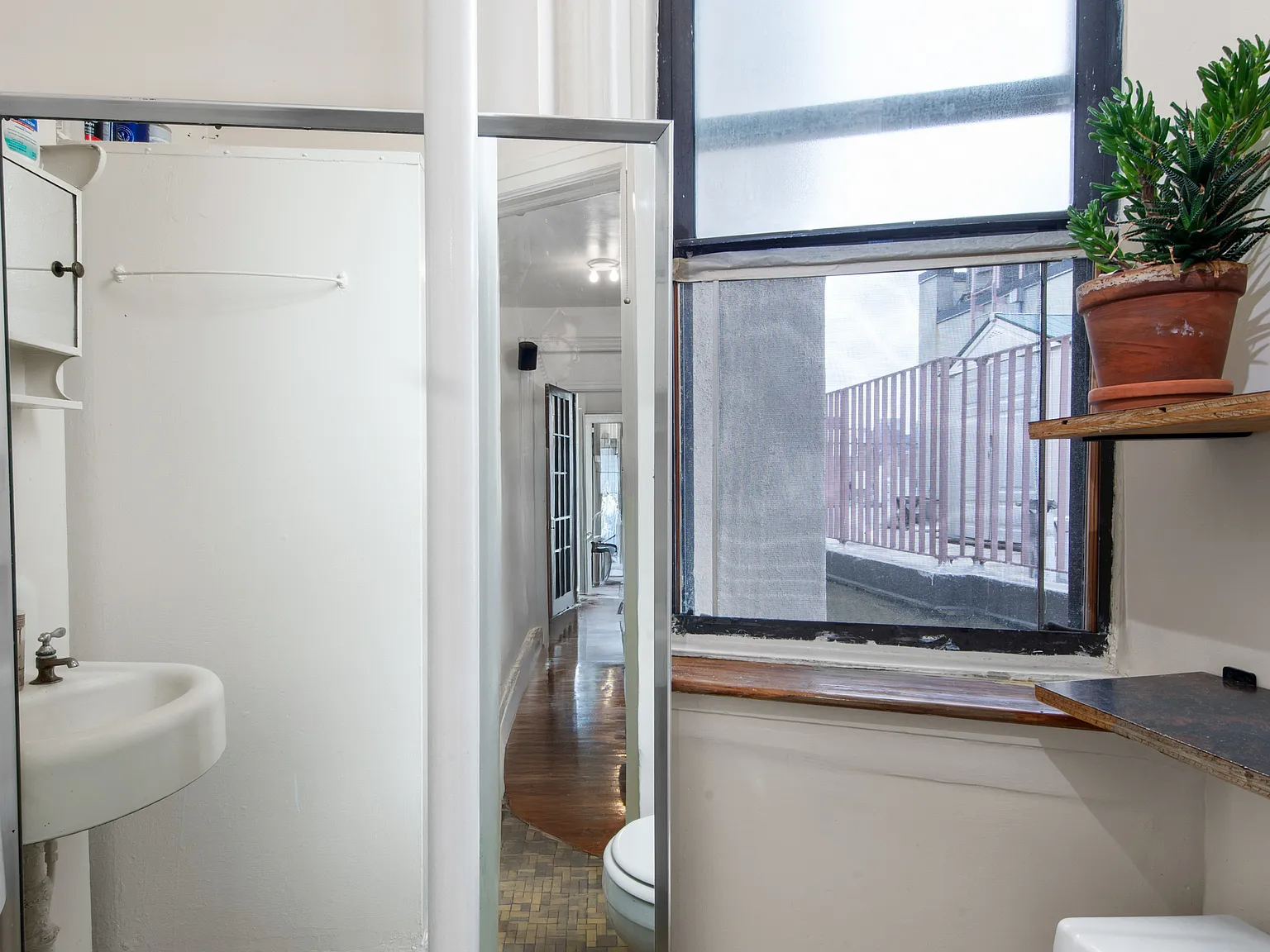 241 East 7th Street — Photo 4