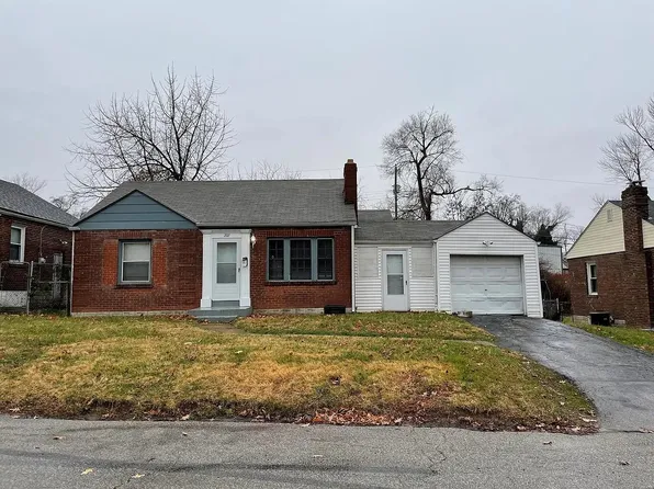 207 Newell Dr, Saint Louis, MO 63135