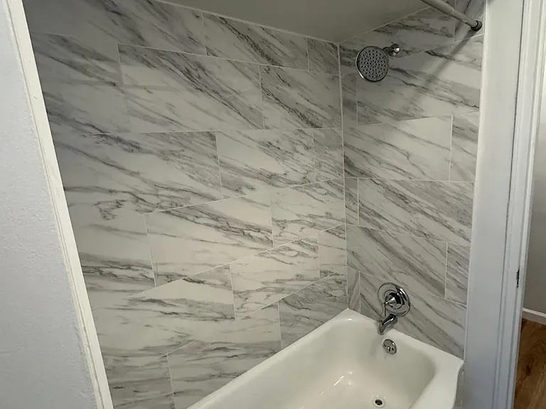 Country Club Apartments — Photo 12