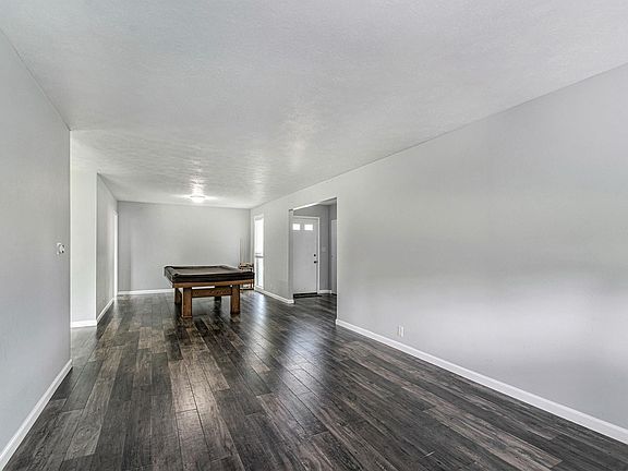 3rd image of 23362 Delany Ln