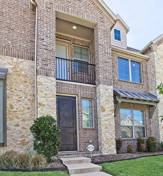 3116 Gaylord Dr — Photo 2