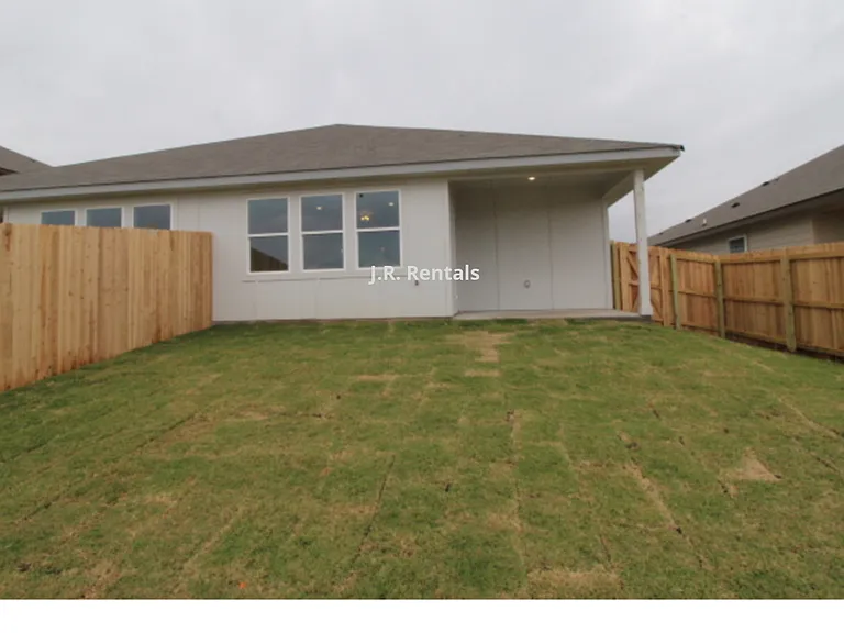 227 Green Valley Dr — Photo 24