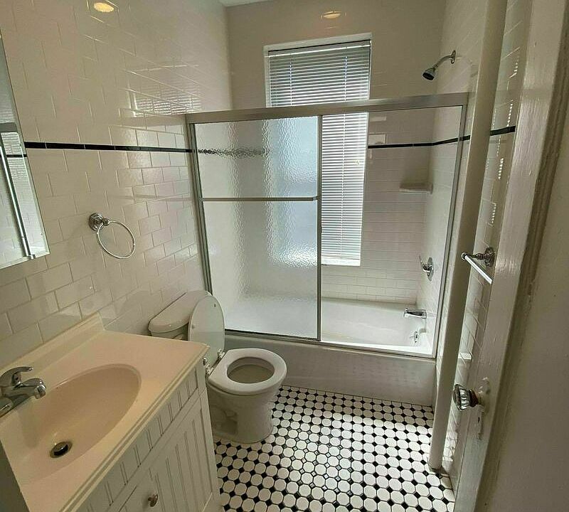 2nd image of 571 Ovington Ave #1N