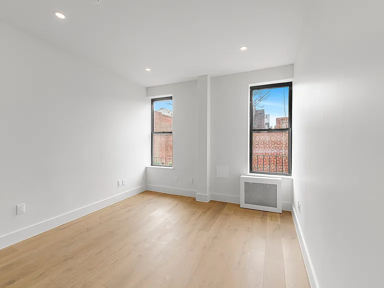 82-86 W Washington Pl #1F — Photo 6