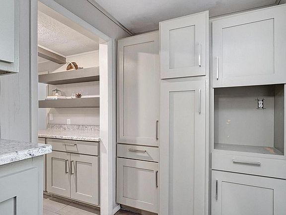 Kitchen storage