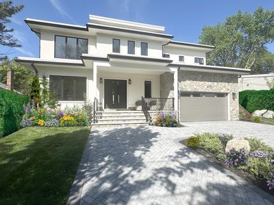 55 June Ln, Newton, MA, 02459