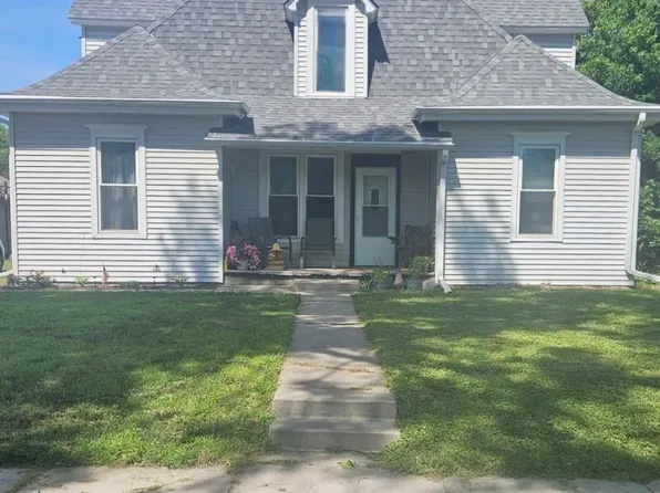 339 Locust St, Hickman, NE 68372
