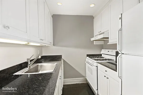 Rented by Sotheby's International Realty | media 21