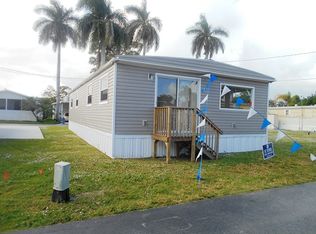 2 Bridgette Blvd, Lake Worth, FL 33463
