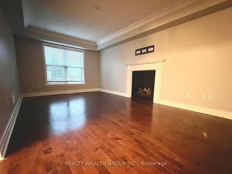 219 Lake Driveway W — Photo 2