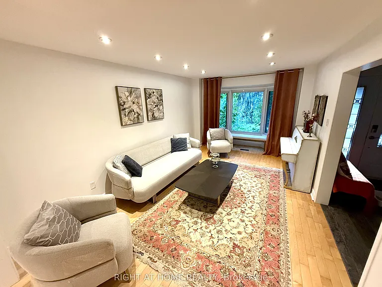 43 Topham Cres — Photo 14
