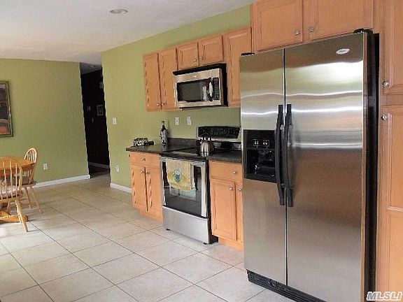 3rd image of 25 Spyglass Ln