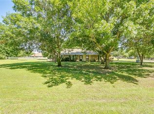 2928 Whispering Creek Ln, Burleson, TX 76028