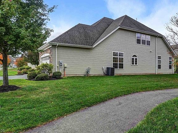5th image of 34 Schindler Ct