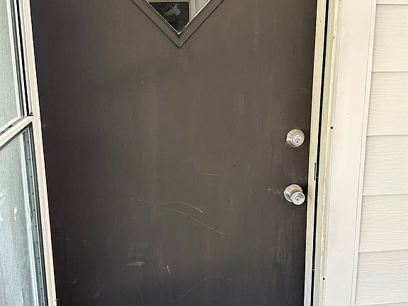 2nd image of 907 Calhoun Rd