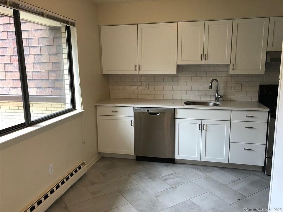 2nd image of 32 E Bouton St #2