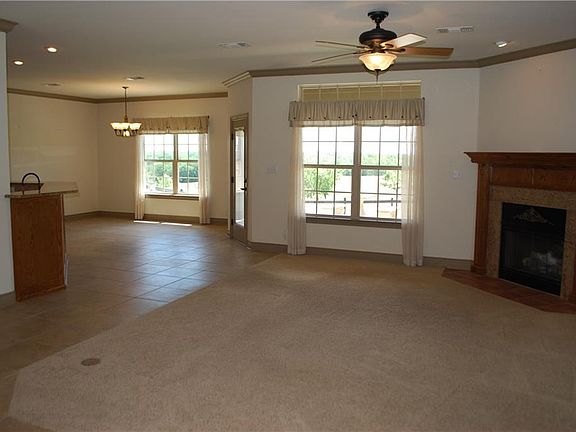 5th image of 4466 Theresa Dr