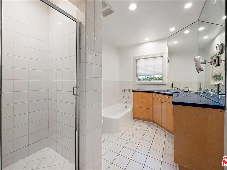 14041 Roblar Rd — Photo 23