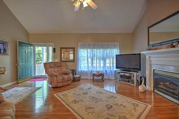 4th image of 411 Oriole Dr