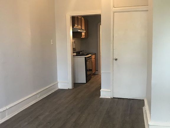 4th image of 1313 W Allegheny Ave