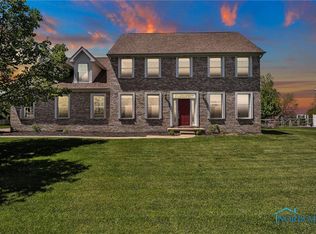 5900 Red Leaf Ln, Monclova, OH