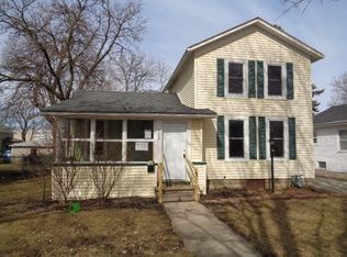 723 Charles St, Aurora, IL 60506