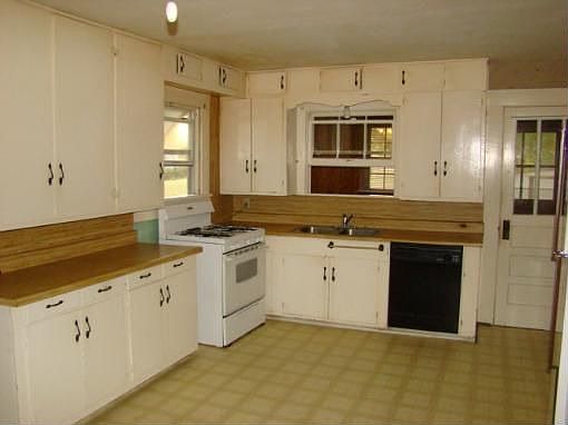 3rd image of 849 Wade St
