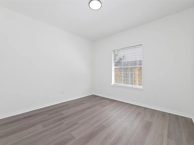 4211 Torrey Creek Ln — Photo 12