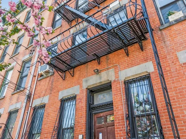 167 Christopher Columbus Dr APT 1R, Jersey City, NJ 07302