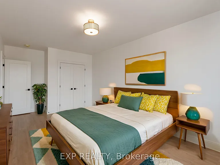 16 Hincks St #9 — Photo 5