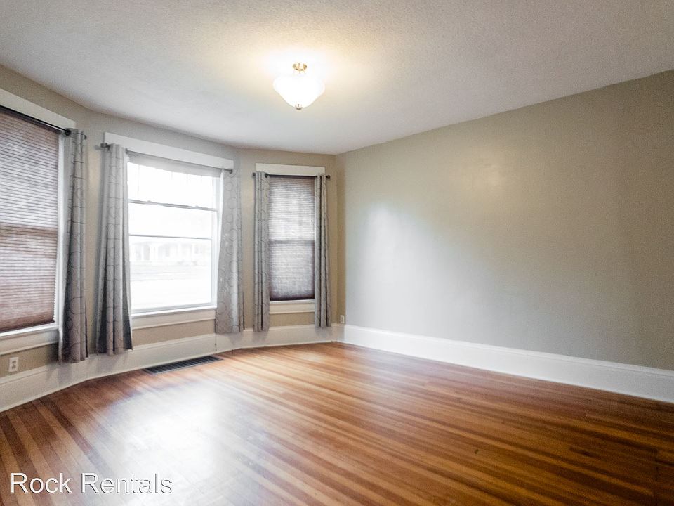 1st image of 724 E Avenue A