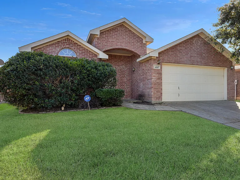 605 Clearbrook St — Photo 12
