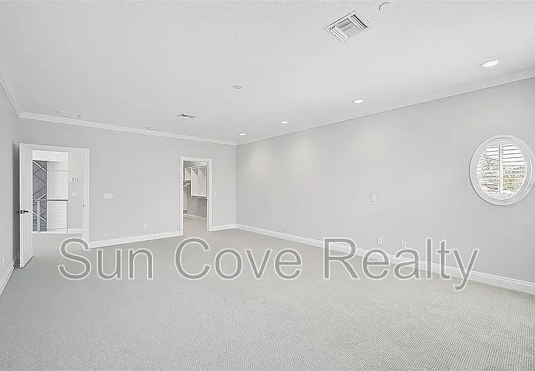 854 Macewen Dr — Photo 32
